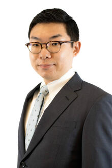 0408head shot.jpg