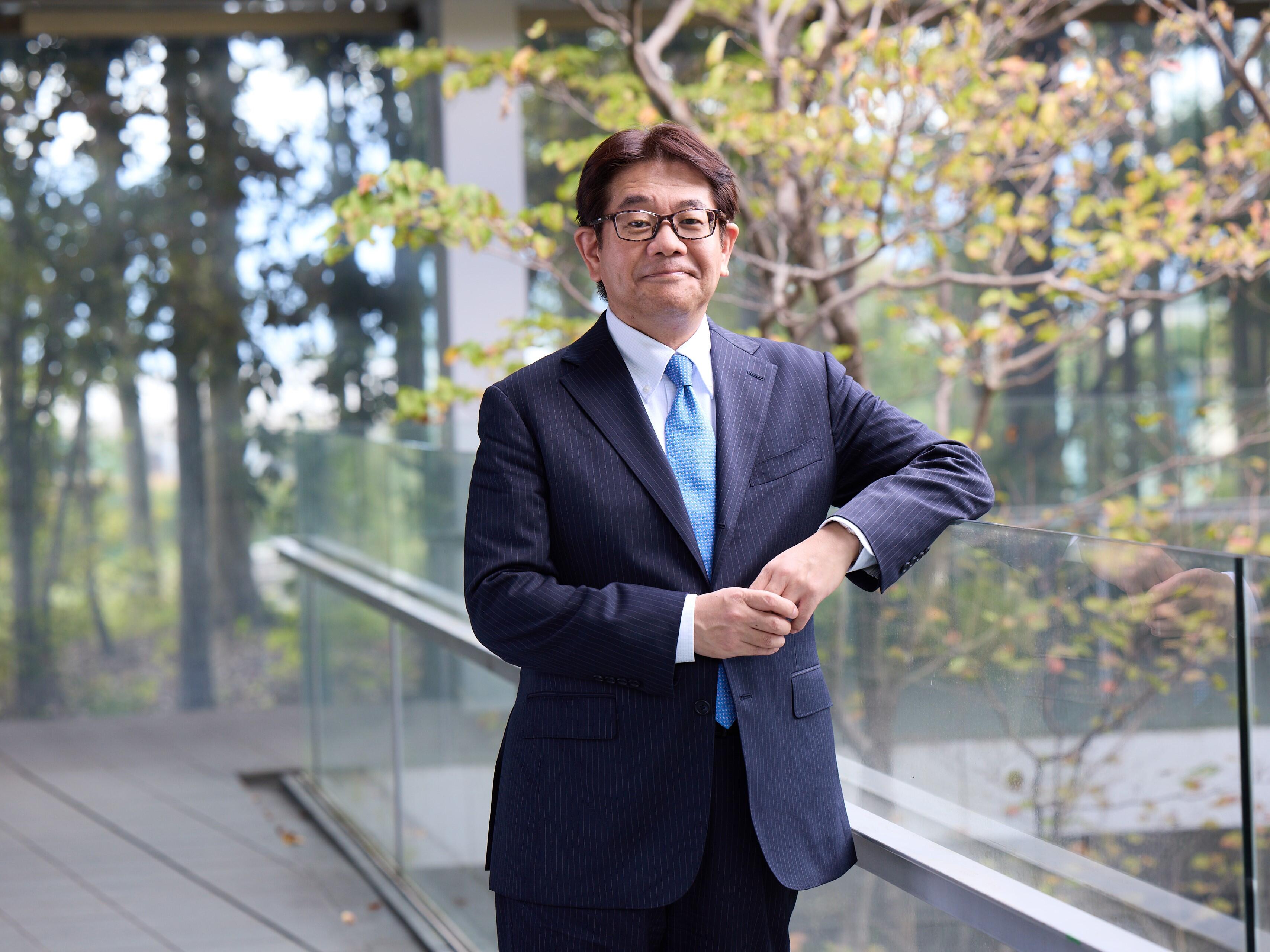 大学院　政策・メディア研究科委員長　高汐　一紀