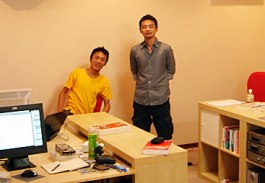 右が筆者、左がカディンチェ株式会社共同創立者の内田氏。